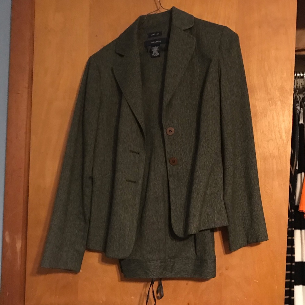 Ladies pant suit